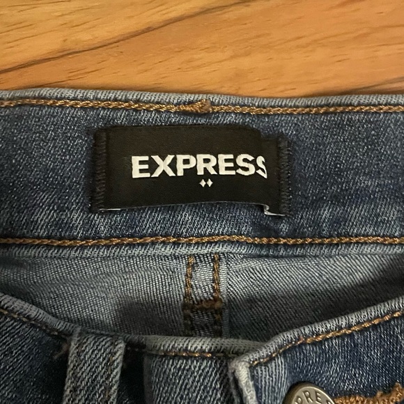 Express Cropped Straight High Rise Women’s Distressed Jeans - Picture 2 of 10